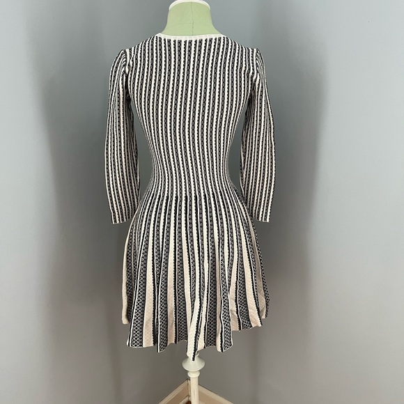 Gianni Bini Black White Striped Long Sleeve Knit Sweater Midi Dress - Picture 4 of 6
